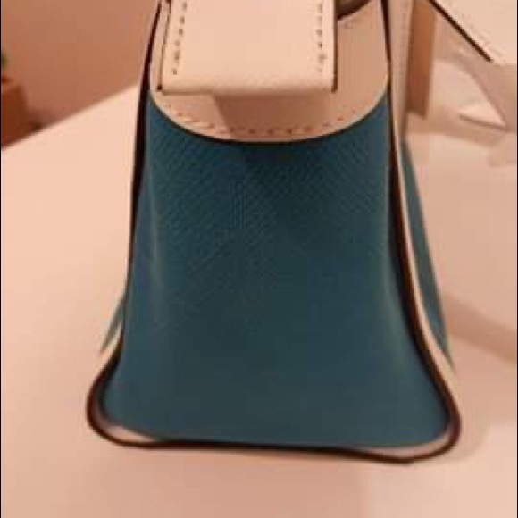 LIKE NEW MICHAEL KORS SATCHEL - Picture 5 of 11